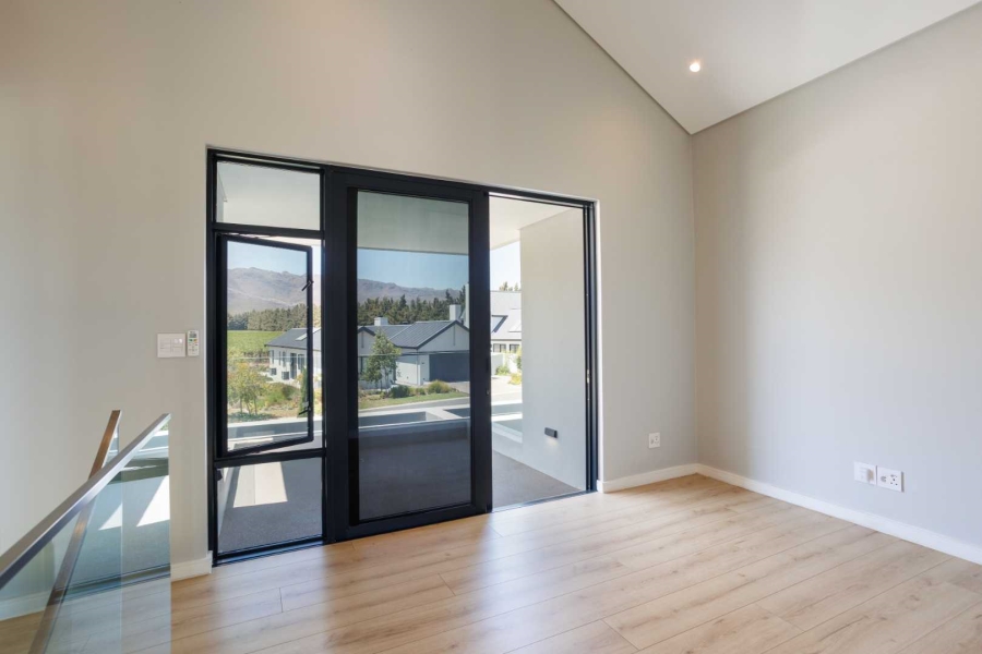 To Let 5 Bedroom Property for Rent in Val De Vie Estate Western Cape